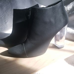 TILDON black textured lucite heel booties